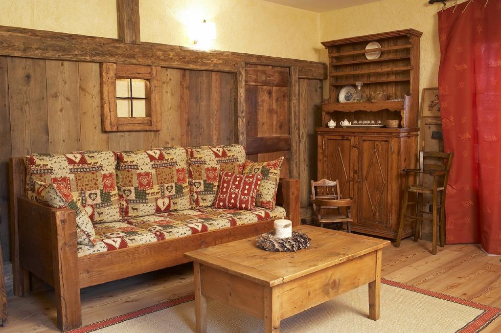 Residence Lo Peyo Champoluc Luaran gambar