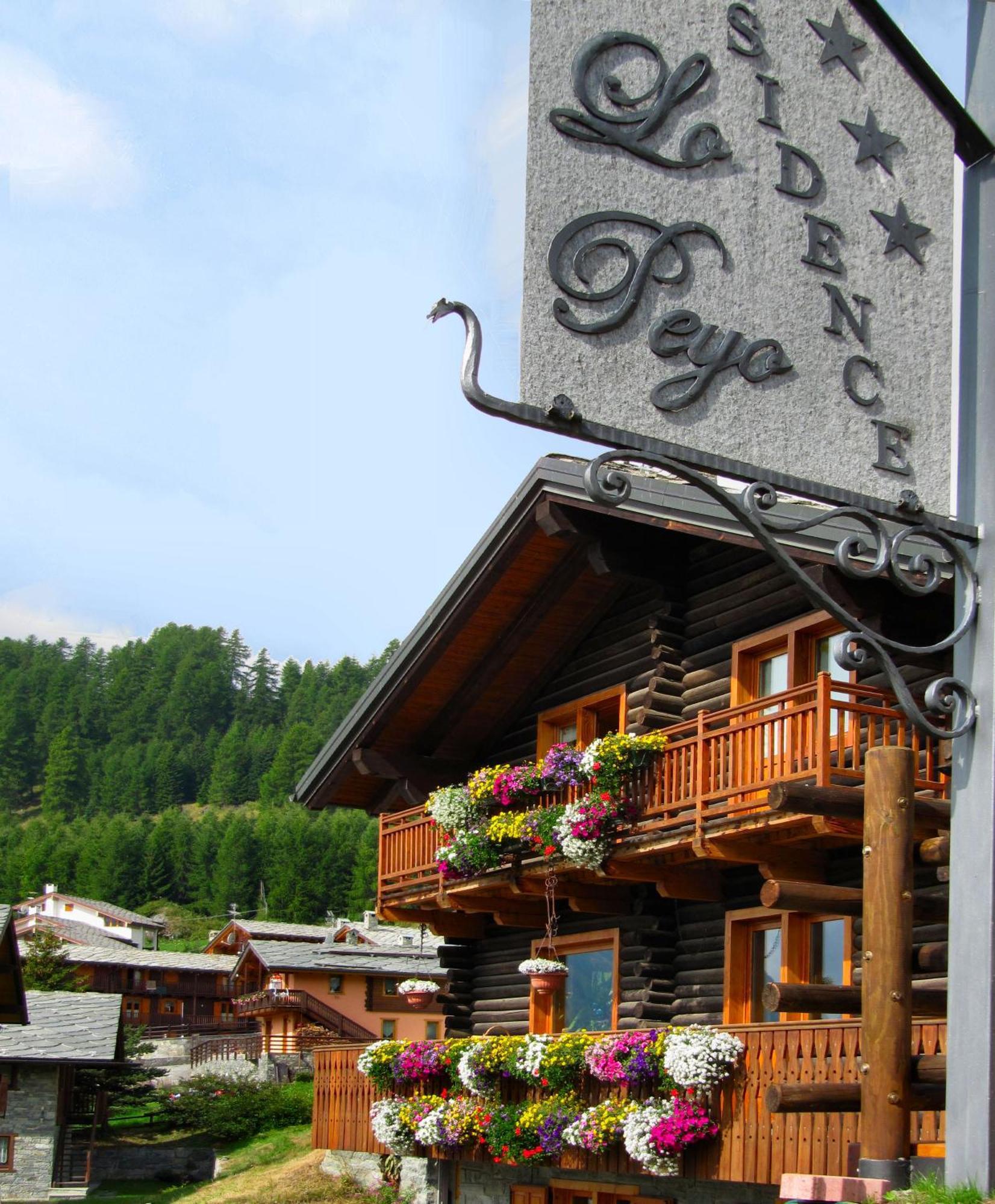 Residence Lo Peyo Champoluc Luaran gambar